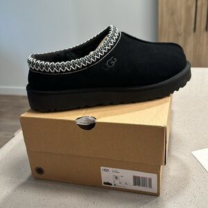 NWT ugg tasman slipper size 9